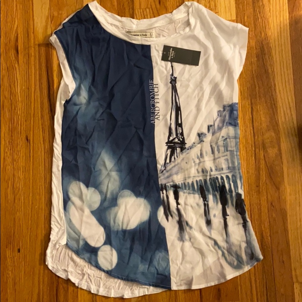 NWT Abercrombie & Fitch Paris Themed T-Shirt